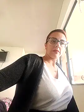 Jade 1-9 online show from November 2025 02:31:02 PM