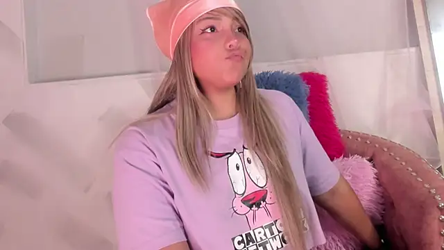 Molly Logan online show from November 2025 08:54:02 PM