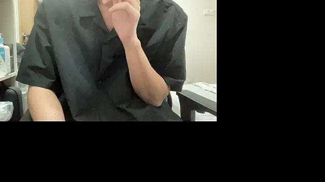 Snapshot of 16hornydog chatting on October 2025 04:38:01 PM 16hornydog online show from October 2025 04:38:01 PM