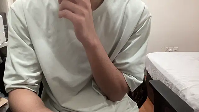 Snapshot of 16hornydog chatting on October 2025 06:27:02 PM 16hornydog online show from October 2025 06:27:02 PM