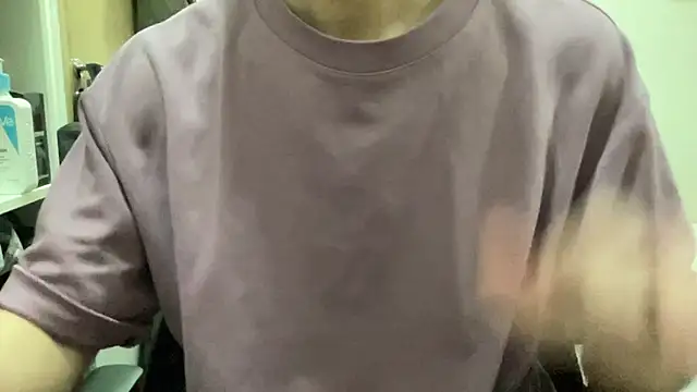 Snapshot of 16hornydog chatting on October 2025 04:18:02 PM 16hornydog online show from October 2025 04:18:02 PM