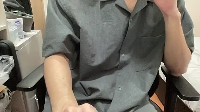 Snapshot of 16hornydog chatting on November 2025 05:12:01 PM 16hornydog online show from November 2025 05:12:01 PM