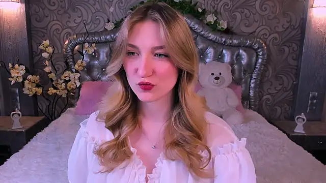 AngelAnabelle online show from March 2026 09:00:02 PM