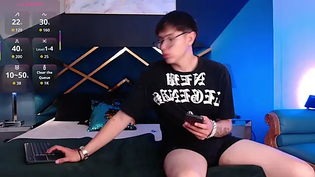 EvieDemn online show from October 2025 04:10:02 AM