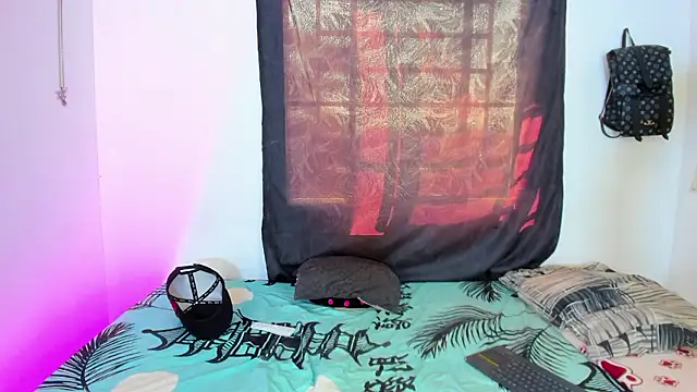 Snapshot of megan_lol chatting on March 2026 08:39:01 PM megan lol online show from March 2026 08:39:01 PM