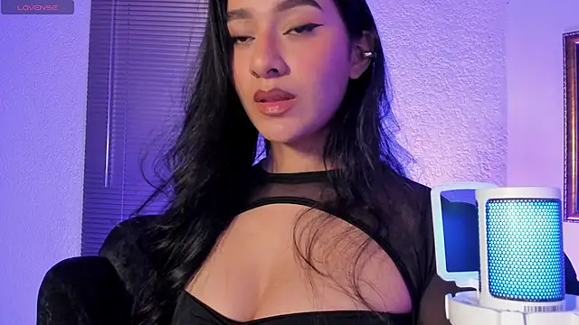 Snapshot of anne_leee chatting on April 2026 11:50:01 PM anne leee online show from April 2026 11:50:01 PM