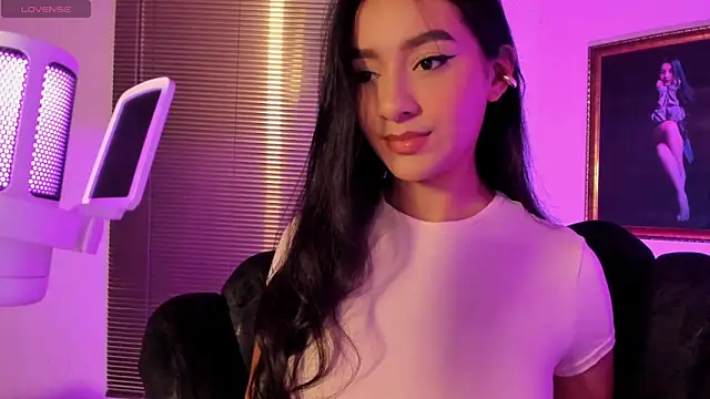 Snapshot of anne_leee chatting on April 2026 01:30:02 AM anne leee online show from April 2026 01:30:02 AM