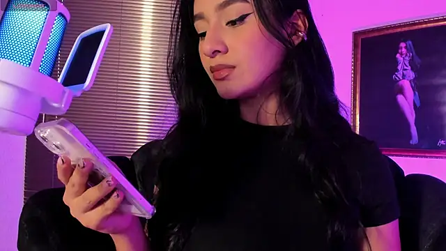 Snapshot of anne_leee chatting on April 2026 10:07:02 PM anne leee online show from April 2026 10:07:02 PM