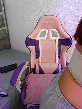 ivoni online show from October 2025 07:13:01 PM