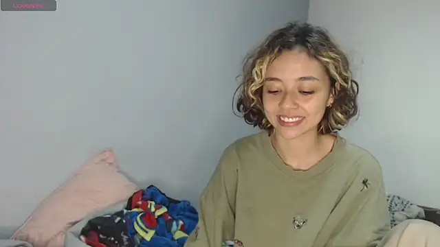 Snapshot of Brissazane chatting on November 2025 10:28:02 AM Brissazane online show from November 2025 10:28:02 AM