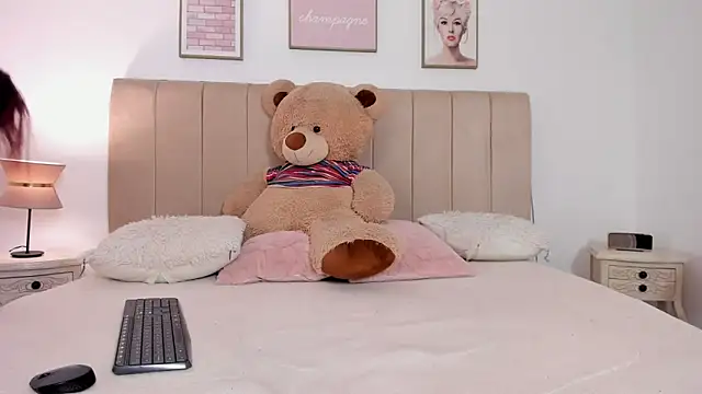 Snapshot of sam_von_tess chatting on October 2025 04:13:02 AM sam von tess online show from October 2025 04:13:02 AM