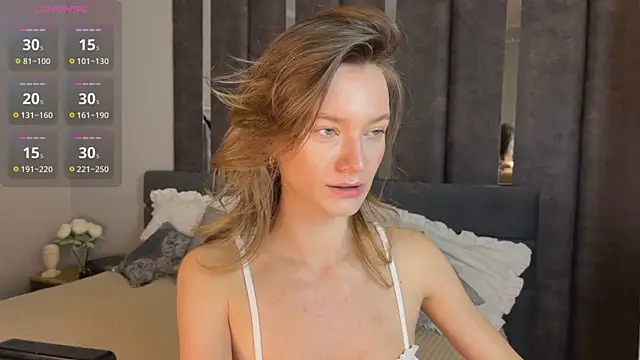 Snapshot of EvaToniz chatting on December 2025 01:15:02 AM EvaToniz online show from December 2025 01:15:02 AM