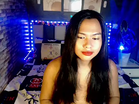 fallinLunaxX online show from May 2026 09:28:02 AM