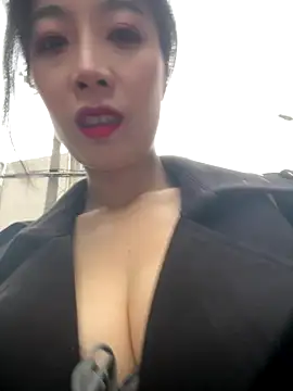 Snapshot of yourkeer chatting on November 2025 09:11:01 AM yourkeer online show from November 2025 09:11:01 AM