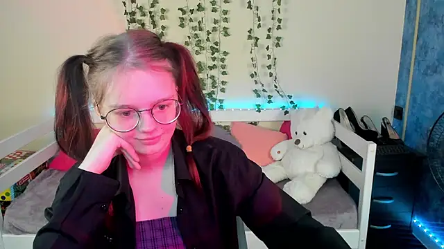 Snapshot of shy_elina01 chatting on October 2025 11:39:01 AM shy elina01 online show from October 2025 11:39:01 AM