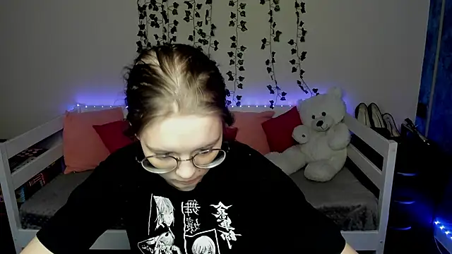 Snapshot of shy_elina01 chatting on October 2025 10:26:01 AM shy elina01 online show from October 2025 10:26:01 AM