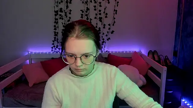 Snapshot of shy_elina01 chatting on November 2025 10:36:02 AM shy elina01 online show from November 2025 10:36:02 AM