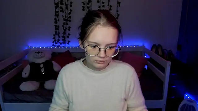 Snapshot of shy_elina01 chatting on November 2025 10:38:01 AM shy elina01 online show from November 2025 10:38:01 AM