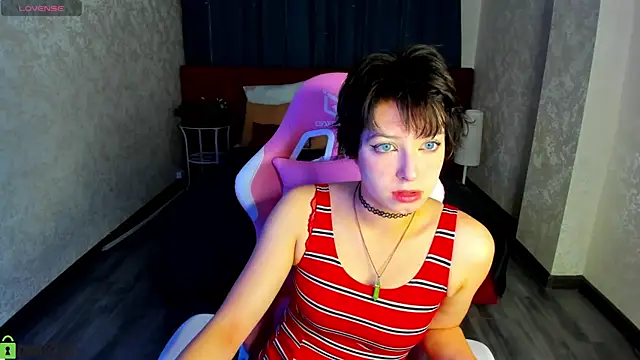 Sara Frayer online show from October 2025 01:03:01 AM