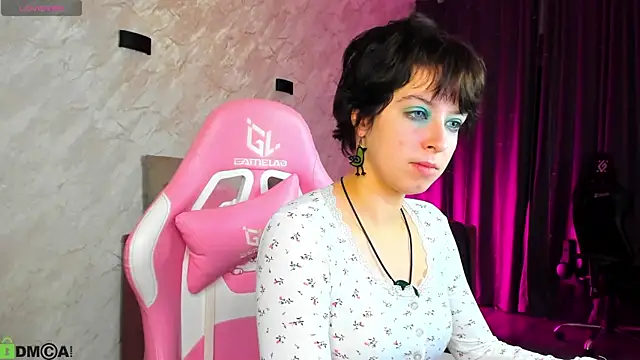 Sara Frayer online show from November 2025 01:08:01 AM