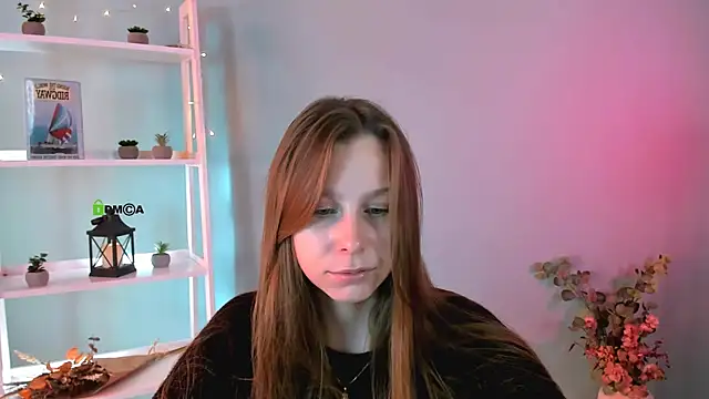 esme moore  online show from October 2025 08:56:02 AM