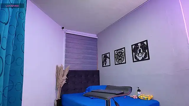 Snapshot of Nikki_Vesper chatting on April 2026 04:27:01 AM Nikki Vesper online show from April 2026 04:27:01 AM