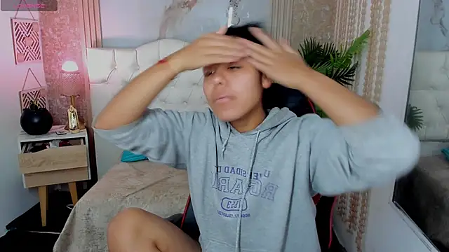 AriaVega online show from April 2026 12:36:02 PM