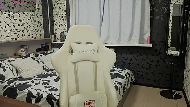 xAlisontiny online show from April 2026 04:59:01 PM