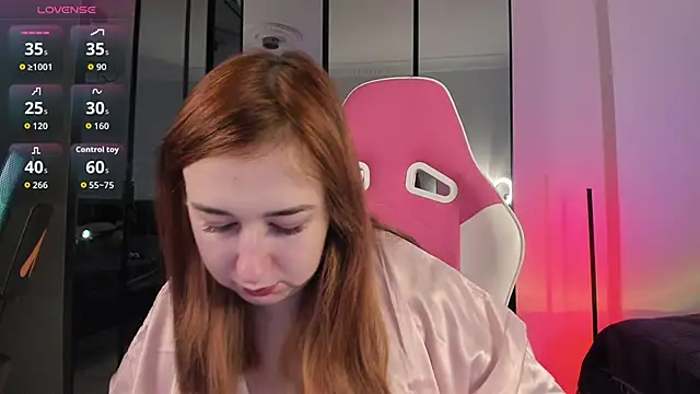 MissNyrra online show from October 2025 11:30:02 AM