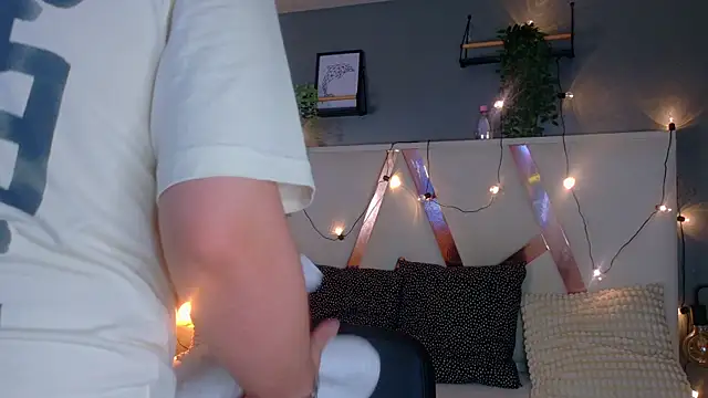 LiamThunder05  online show from December 2025 07:43:01 PM