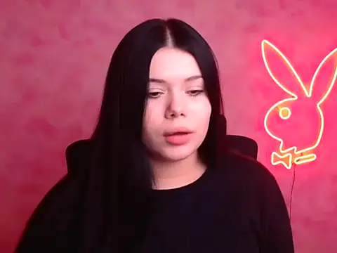 Mona Esty online show from November 2025 10:34:02 PM