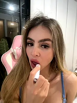 Lisa Belluci online show from October 2025 02:01:01 AM