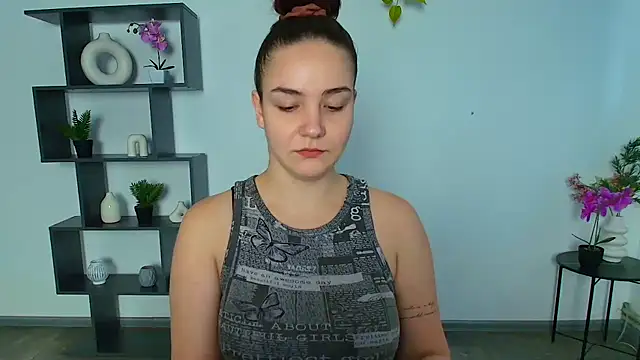 OliviaMontgommery online show from November 2025 06:57:01 AM