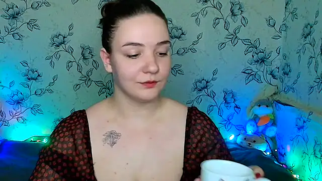 Snapshot of OliviaMontgommery chatting on May 2026 10:00:02 PM OliviaMontgommery online show from May 2026 10:00:02 PM
