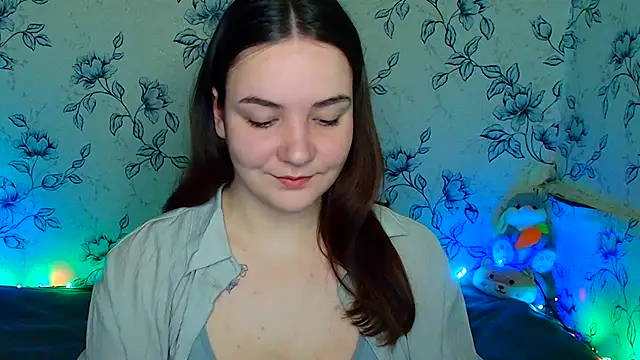 Snapshot of OliviaMontgommery chatting on June 2026 06:05:02 AM OliviaMontgommery online show from June 2026 06:05:02 AM