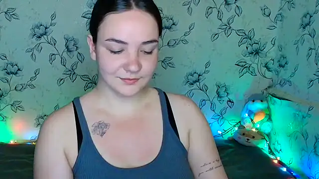 Snapshot of OliviaMontgommery chatting on June 2026 12:29:02 PM OliviaMontgommery online show from June 2026 12:29:02 PM