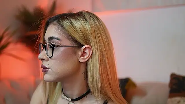 AileenKiss online show from February 2026 10:33:01 PM