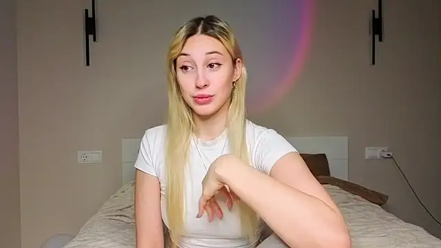 Snapshot of foxy_vivi chatting on November 2025 03:34:01 PM foxy vivi online show from November 2025 03:34:01 PM