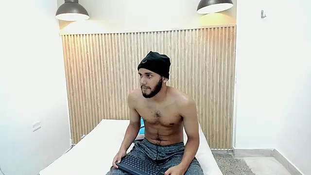 Adamss 23 online show from October 2025 08:06:02 PM