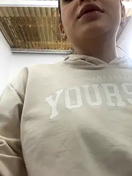 Snapshot of catalina_garciaa chatting on November 2025 06:32:01 PM catalina garciaa online show from November 2025 06:32:01 PM