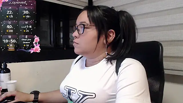 Xander Taylor  online show from December 2025 05:14:01 AM