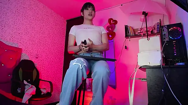 Snapshot of altair_w chatting on October 2025 08:53:02 PM altair w online show from October 2025 08:53:02 PM