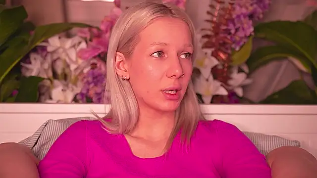 Snapshot of RanyThomson chatting on November 2025 06:32:01 PM RanyThomson online show from November 2025 06:32:01 PM