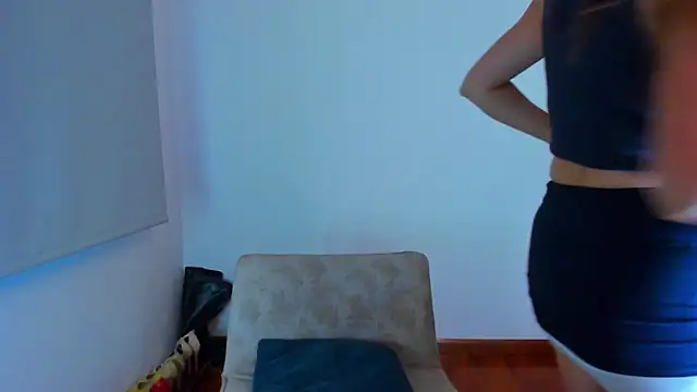 Snapshot of Velourmuse chatting on May 2026 11:02:01 PM Velourmuse online show from May 2026 11:02:01 PM
