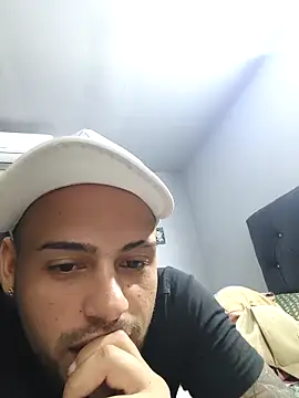 Snapshot of Thiffany-Brandon chatting on October 2025 03:47:01 AM Thiffany-Brandon online show from October 2025 03:47:01 AM