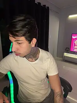 Snapshot of RealGdiass chatting on October 2025 12:13:01 AM RealGdiass online show from October 2025 12:13:01 AM