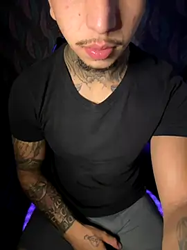 Snapshot of RealGdiass chatting on December 2025 05:47:01 AM RealGdiass online show from December 2025 05:47:01 AM