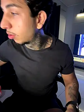 Snapshot of RealGdiass chatting on December 2025 05:25:01 AM RealGdiass online show from December 2025 05:25:01 AM