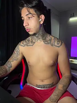 Snapshot of RealGdiass chatting on January 2026 01:43:01 AM RealGdiass online show from January 2026 01:43:01 AM