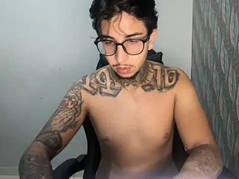 Snapshot of RealGdiass chatting on April 2026 01:52:02 AM RealGdiass online show from April 2026 01:52:02 AM